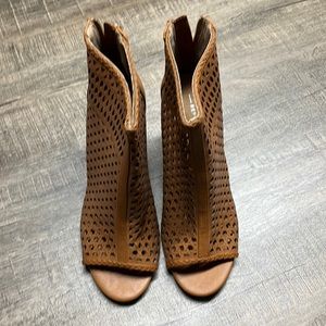 Report tan booties 8.5